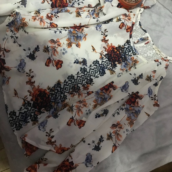 Floral blouse - Picture 1 of 1
